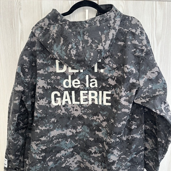 Gallery Dept Camo Parka - Picture 2 of 2